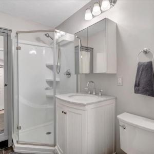 Full bath in basement level