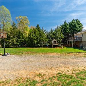 Photo #27 of 2305 Smith Mountain Lake Parkway, Huddleston, VA 1.0 acres