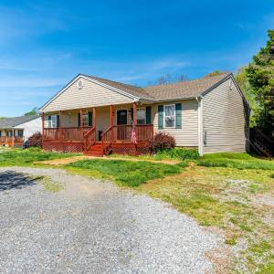 Photo #36 of 2305 Smith Mountain Lake Parkway, Huddleston, VA 1.0 acres