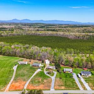 Photo #32 of 2305 Smith Mountain Lake Parkway, Huddleston, VA 1.0 acres