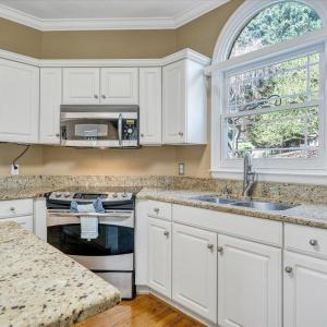 Photo #23 of 7706 Hollins Court Circle, Roanoke, VA 0.4 acres