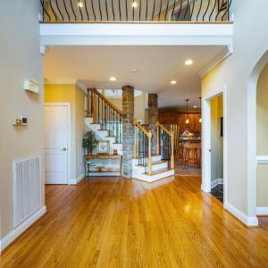 Large expansive foyer
