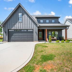 Photo #1 of 719 Elmwood Ave, Lynchburg, VA 0.4 acres