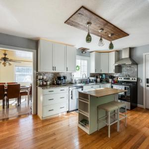 Photo #9 of 220 Maple Hills Drive, Lynchburg, VA 0.4 acres