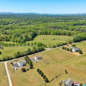 Photo #4 of 2210 Isle of Pines Drive, Moneta, VA 1.0 acres