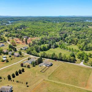 Photo #3 of 2210 Isle of Pines Drive, Moneta, VA 1.0 acres