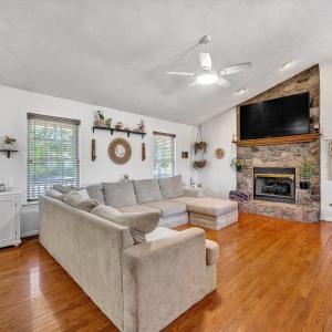 Photo #12 of 2210 Isle of Pines Drive, Moneta, VA 1.0 acres