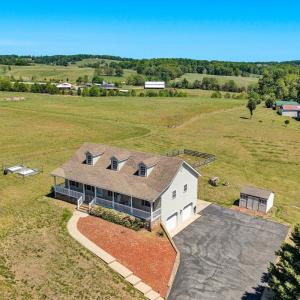 Photo #4 of 2210 Isle of Pines Drive, Moneta, VA 1.0 acres