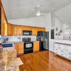 Photo #17 of 2210 Isle of Pines Drive, Moneta, VA 1.0 acres