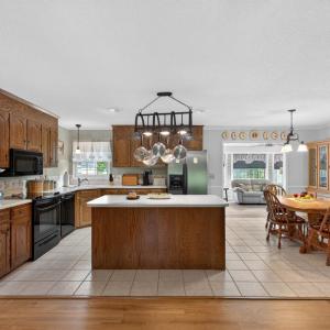 Photo #6 of 414 Holly Hills Drive, Altavista, VA 0.7 acres