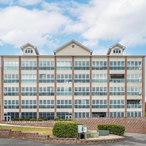 Photo #18 of 1273 Graves Harbor Trail, Huddleston, VA