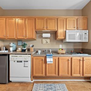 Photo #7 of 1273 Graves Harbor Trail, Huddleston, VA