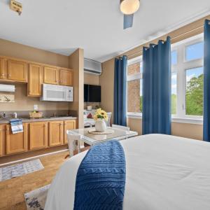 Photo #13 of 1273 Graves Harbor Trail, Huddleston, VA