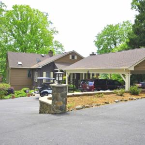 Photo #2 of 1090 Timberlake Drive, Lynchburg, VA 0.6 acres