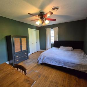 Photo #15 of 1540 Oakwood Street, Bedford, VA 0.6 acres