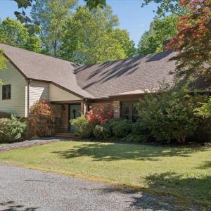 Photo #3 of 211 Oakcroft Dr, Madison Heights, VA 5.3 acres