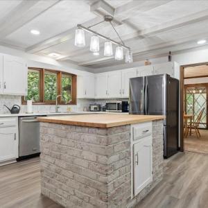 Photo #14 of 211 Oakcroft Dr, Madison Heights, VA 5.3 acres