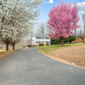 Photo #3 of 103 Winding Cedar Way, Lynchburg, VA 0.8 acres