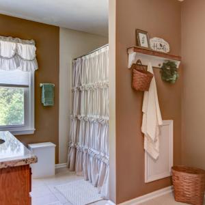 Main Bathroom near bedrooms