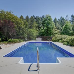 In-ground chlorine pool - easy to maintain, cover for closed season conveys