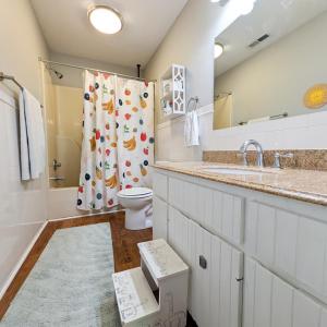 2nd Floor Full Bathroom