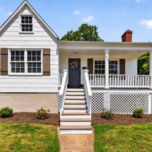 Beautiful bungalow in the heart of Lynchburg.