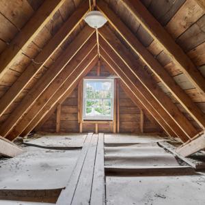 Ample additional attic storage!