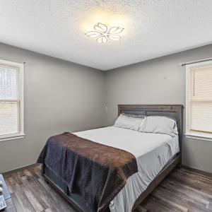 Main level bedroom