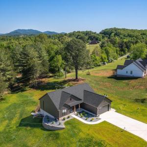 Photo #3 of 1837 Wingfield Drive, Goode, VA 1.0 acres