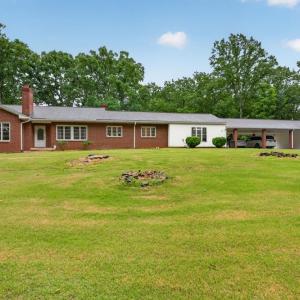 Photo #1 of 111 Oaklawn Terrace, Gretna, VA 5.2 acres