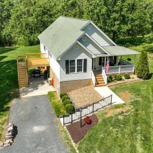 Photo #7 of 433 Stratford Road, Concord, VA 0.9 acres