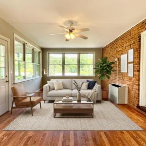 Virtually staged sunroom