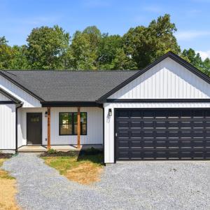 Photo #3 of 1805 Hickory Cove Ln, Moneta, VA 0.9 acres
