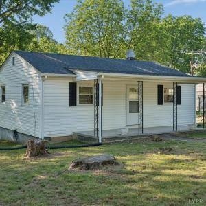 Photo #4 of 8868 Rockford School Rd, Gretna, VA 0.8 acres