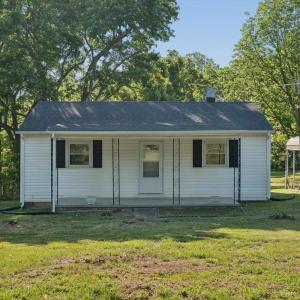 Photo #1 of 8868 Rockford School Rd, Gretna, VA 0.8 acres