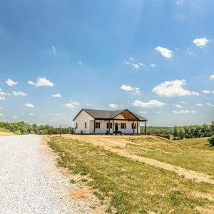Photo #1 of 9740 Oakville Road, Appomattox, VA 80.2 acres