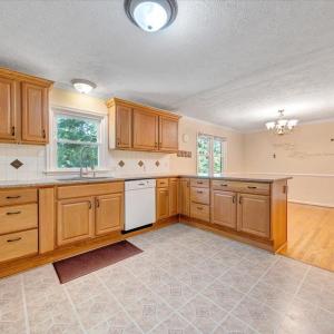 Photo #11 of 405 Oakland Circle, Lynchburg, VA 0.5 acres