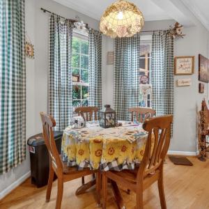 Photo #10 of 24 Queen Regent Court, Blue Ridge, VA 0.5 acres