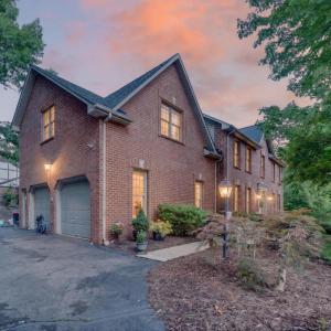Photo #2 of 24 Queen Regent Court, Blue Ridge, VA 0.5 acres