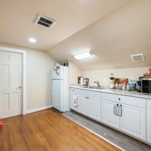 Photo #34 of 3521 Willow Lawn Drive, Lynchburg, VA 0.9 acres