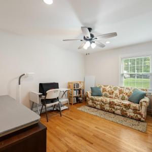 Photo #25 of 3521 Willow Lawn Drive, Lynchburg, VA 0.9 acres
