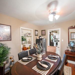 Dining room off of kitchen