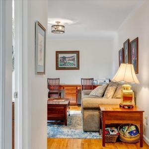 Photo #28 of 21 Queen Regent Court, Blue Ridge, VA 0.4 acres
