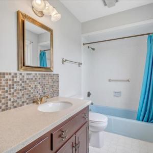 Bedroom 2 ensuite