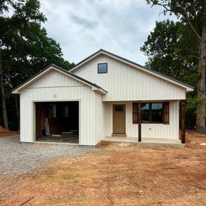 Photo #1 of 410 Darrell Ln, Hurt, VA 1.1 acres