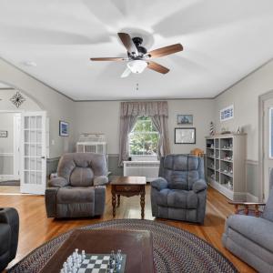 Photo #10 of 1109 Park St, Bedford, VA 0.8 acres