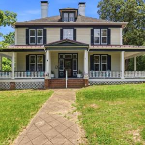 Photo #1 of 714 Longwood Avenue, Bedford, VA 0.5 acres
