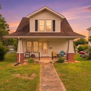 Photo #1 of 1213 Main Street, Altavista, VA 0.4 acres