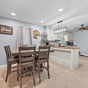 Eat in portion of the kitchen