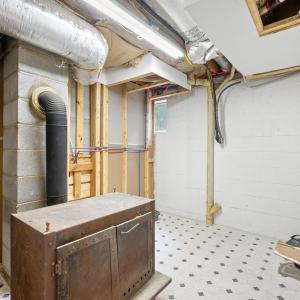The current sellers never used the woodstove. Recommend a chimney inspection prior to using it.